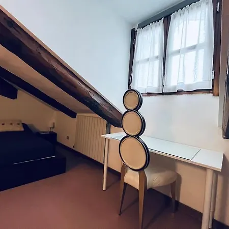 Attico Porta Nuova, Centro